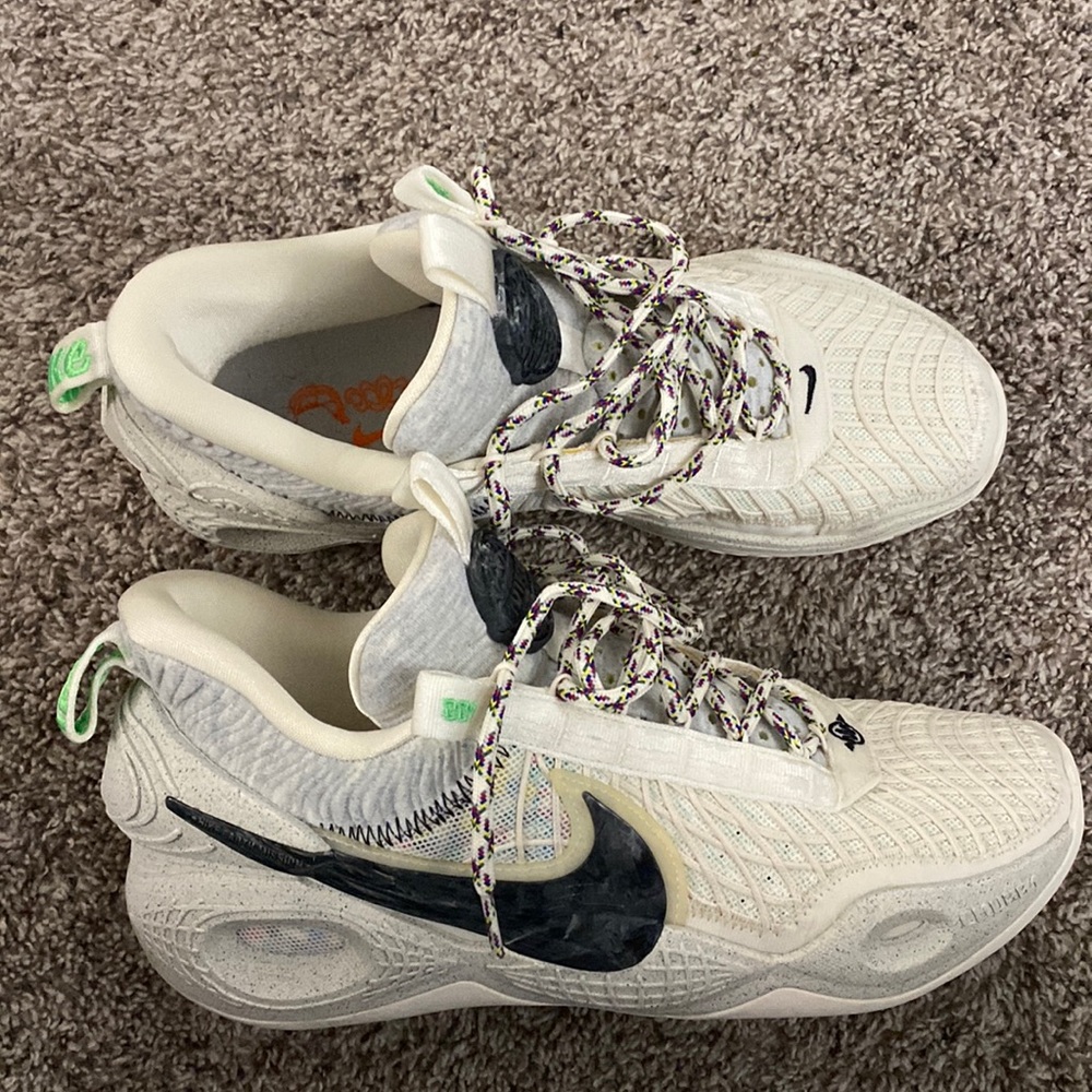 Nike Cosmic Unity
